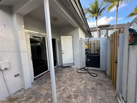 2221 SE 24th Place Homestead FL 33035