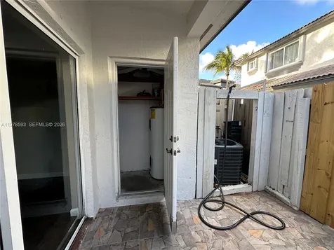 2221 SE 24th Place Homestead FL 33035