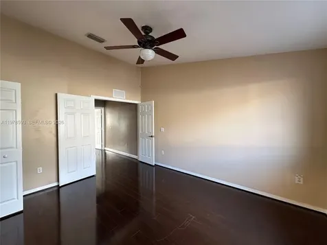2221 SE 24th Place Homestead FL 33035