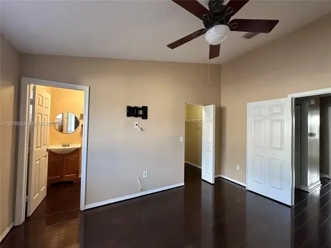 2221 SE 24th Place Homestead FL 33035
