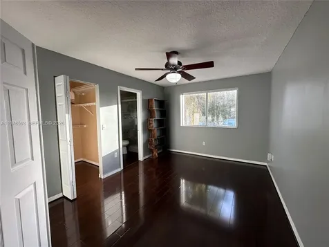 2221 SE 24th Place Homestead FL 33035