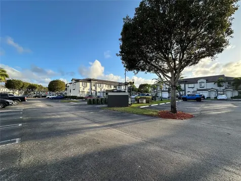 2221 SE 24th Place Homestead FL 33035