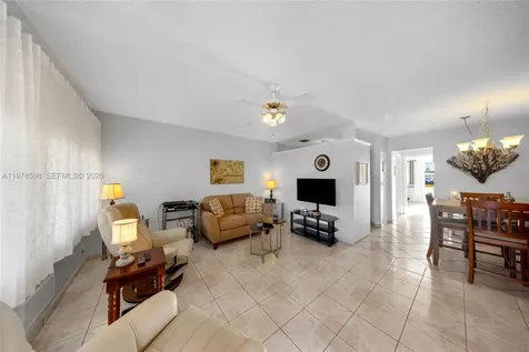 900 SW 10th Terrace Hallandale Beach FL 33009