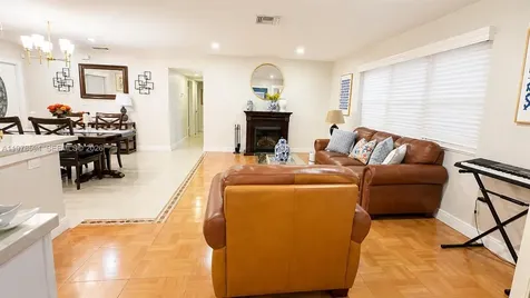 4836 NW 1st Street Plantation FL 33317