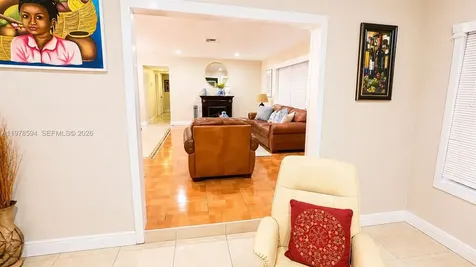 4836 NW 1st Street Plantation FL 33317