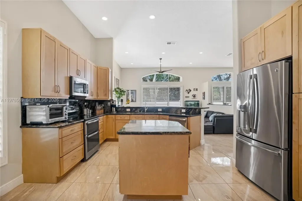 5297 SW 34th Way Hollywood FL 33312
