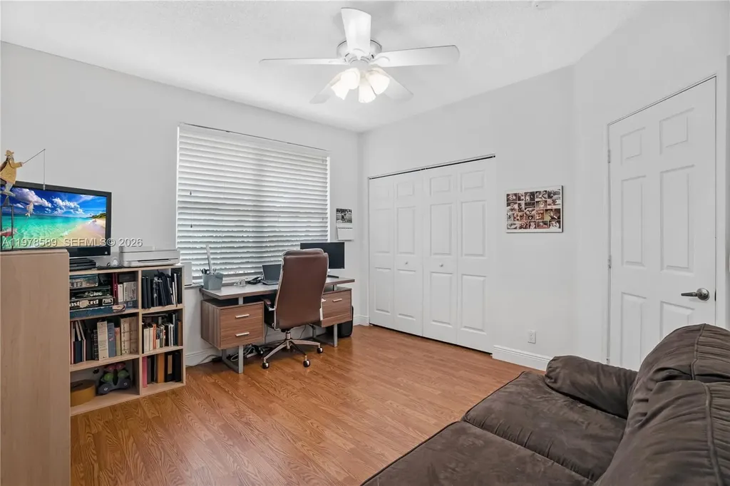 5297 SW 34th Way Hollywood FL 33312
