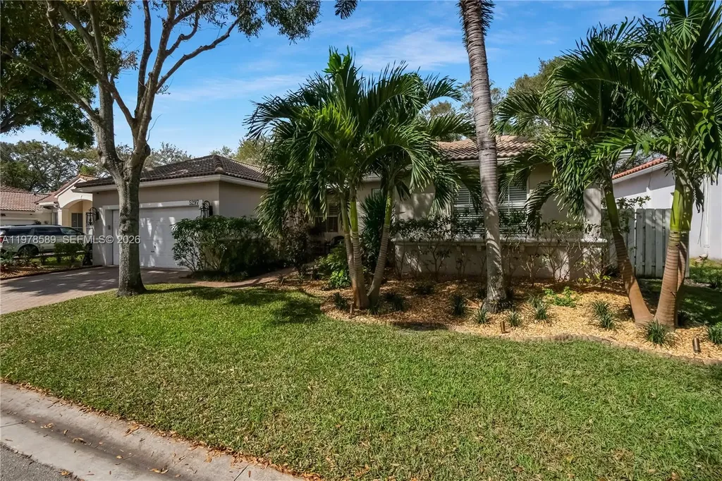 5297 SW 34th Way Hollywood FL 33312