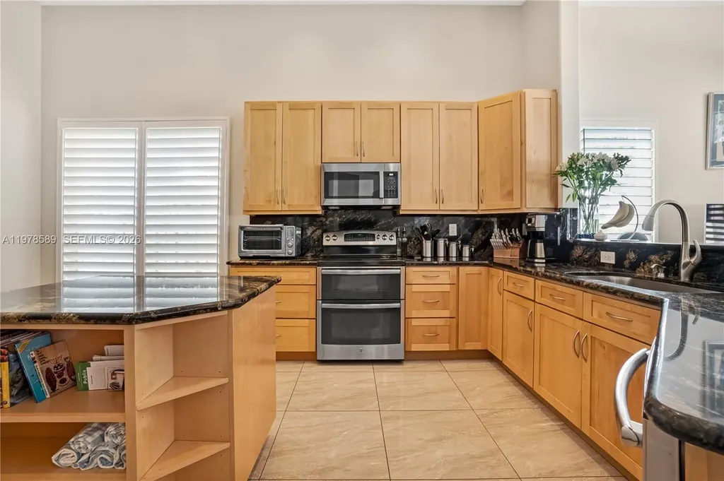 5297 SW 34th Way Hollywood FL 33312