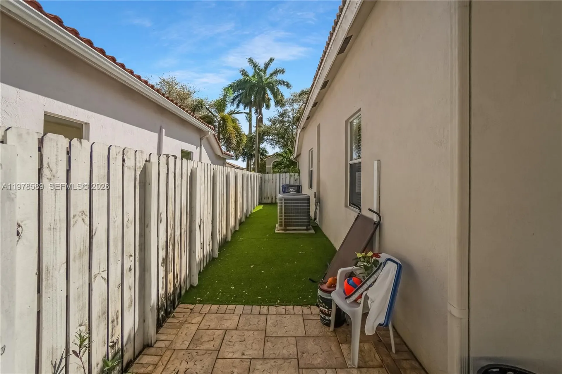 5297 SW 34th Way Hollywood FL 33312