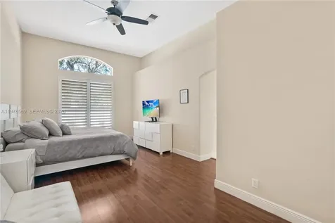 5297 SW 34th Way Hollywood FL 33312