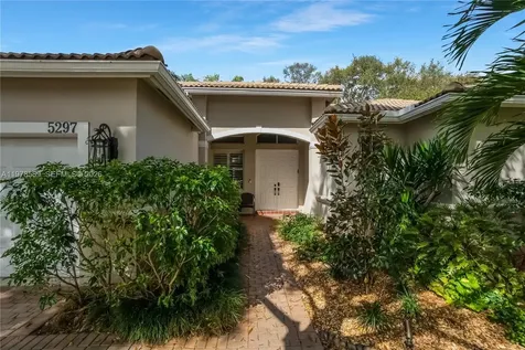5297 SW 34th Way Hollywood FL 33312