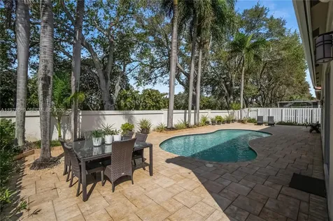 5297 SW 34th Way Hollywood FL 33312