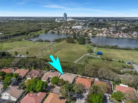 5297 SW 34th Way Hollywood FL 33312