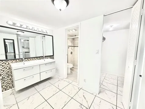 3301 N Country Club Drive Aventura FL 33180