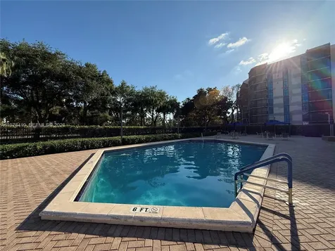 3301 N Country Club Drive Aventura FL 33180