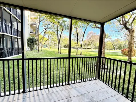 3301 N Country Club Drive Aventura FL 33180