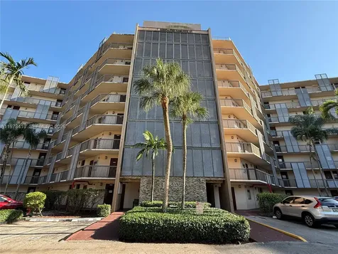 3301 N Country Club Drive Aventura FL 33180