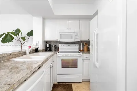 1800 Sunset Harbour Drive Miami Beach FL 33139