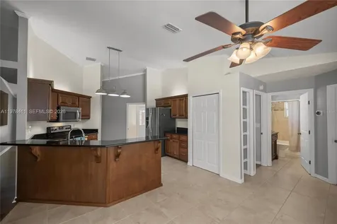 1699 SW 80 Ocala FL 34476