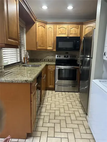 6273 NW 170 Terrace Hialeah FL 33015