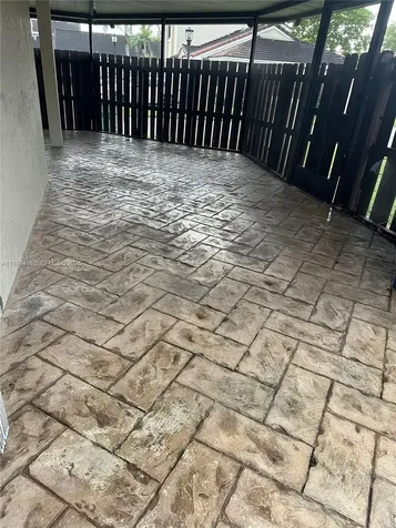 6273 NW 170 Terrace Hialeah FL 33015