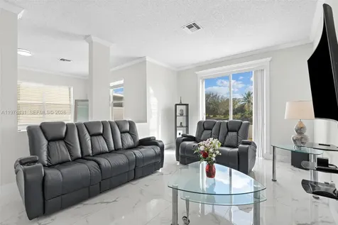 9838 NW 1st Manor Coral Springs FL 33071