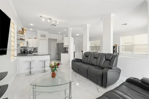 9838 NW 1st Manor Coral Springs FL 33071