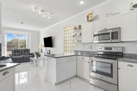 9838 NW 1st Manor Coral Springs FL 33071