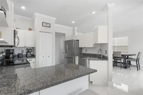 9838 NW 1st Manor Coral Springs FL 33071