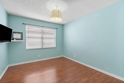 9838 NW 1st Manor Coral Springs FL 33071