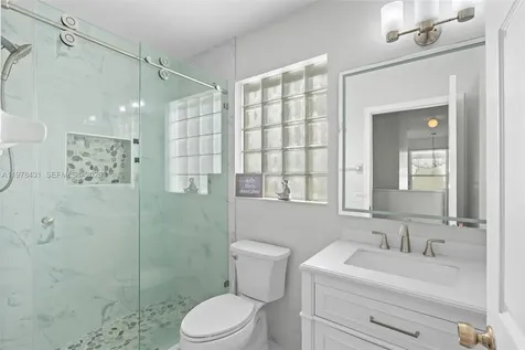 9838 NW 1st Manor Coral Springs FL 33071