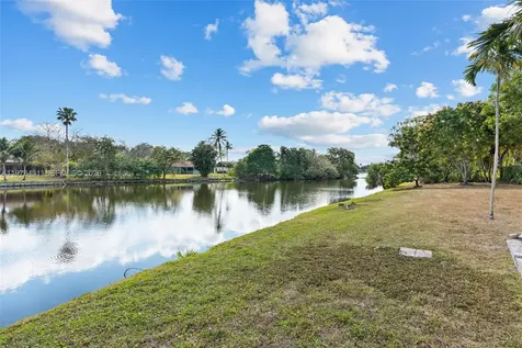 9838 NW 1st Manor Coral Springs FL 33071