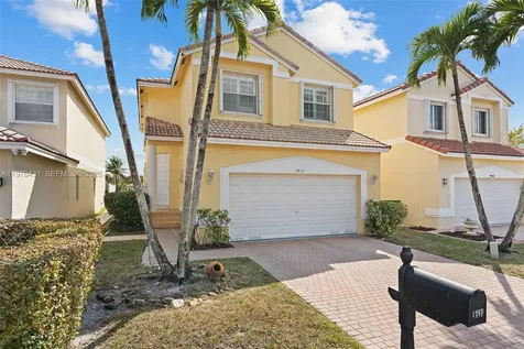 9838 NW 1st Manor Coral Springs FL 33071