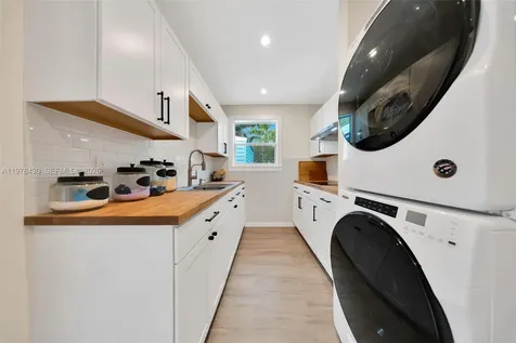 9305 SW 178th Terrace Palmetto Bay FL 33157