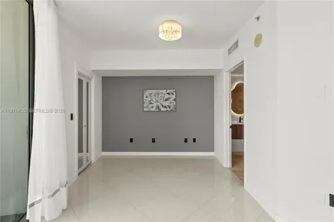 350 S Miami Avenue Miami FL 33130