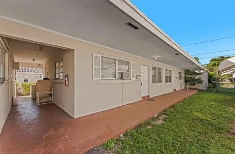 1708 Hayes Street Hollywood FL 33020