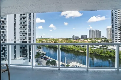 20515 E Country Club Drive Aventura FL 33180