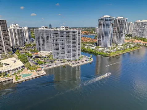 20515 E Country Club Drive Aventura FL 33180