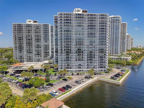 20515 E Country Club Drive Aventura FL 33180