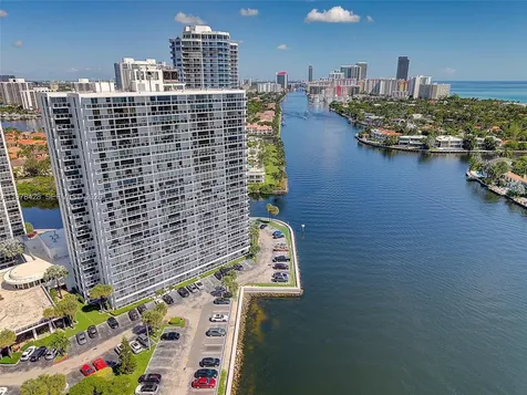 20515 E Country Club Drive Aventura FL 33180