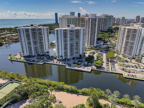 20515 E Country Club Drive Aventura FL 33180
