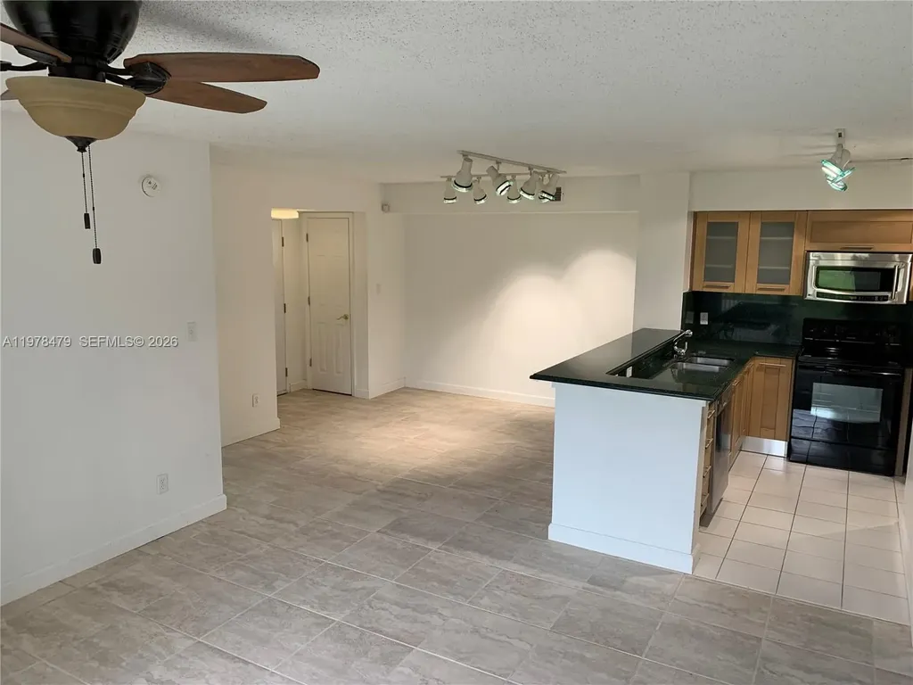 570 S Park Road Hollywood FL 33021