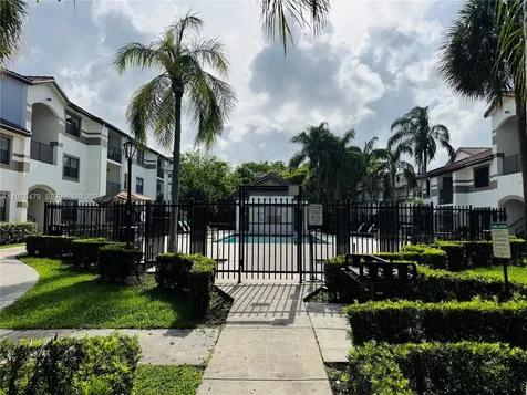 570 S Park Road Hollywood FL 33021