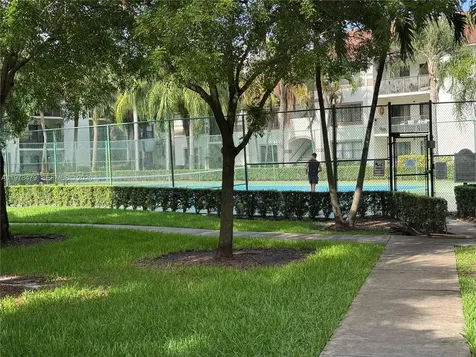 570 S Park Road Hollywood FL 33021