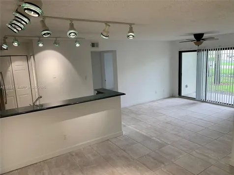 570 S Park Road Hollywood FL 33021