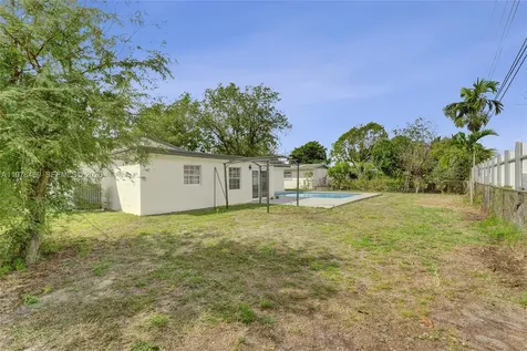 4861 NW 5th Street Plantation FL 33317