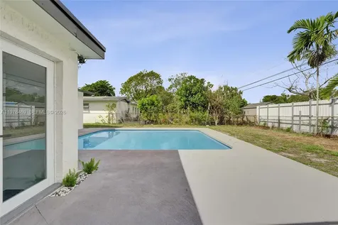 4861 NW 5th Street Plantation FL 33317