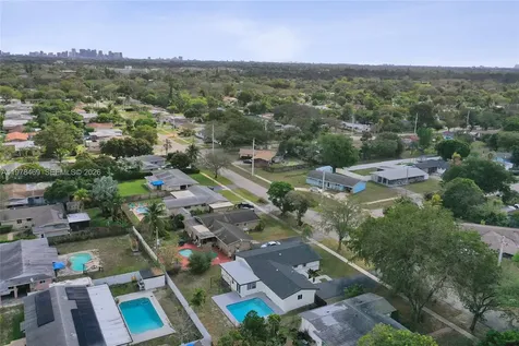4861 NW 5th Street Plantation FL 33317