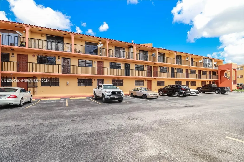 1279 W 51st Place Hialeah FL 33012